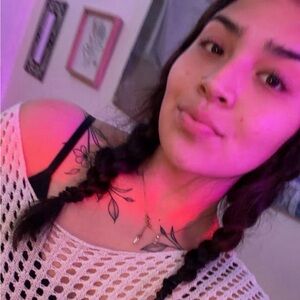 Meet your Posher, Joella